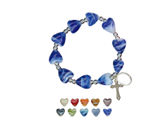 Bracciale elastico con grani a forma di cuore in vetro 